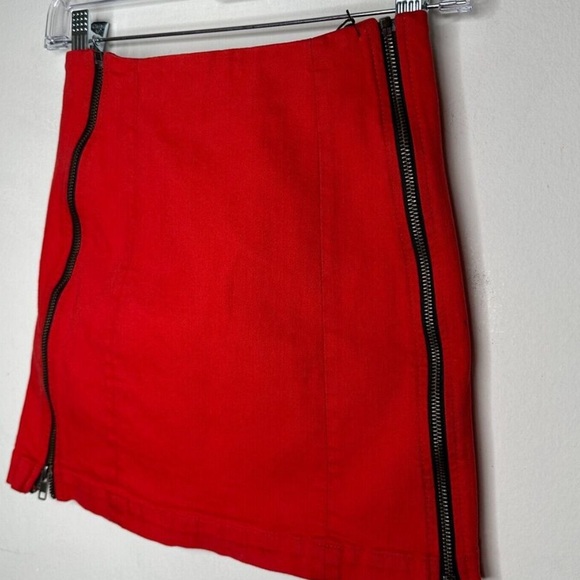 LF Carmar RARE Red Zippered Mini Skirt Size 25 - Picture 2 of 5